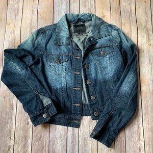 Maternity Cropped Denim Jacket